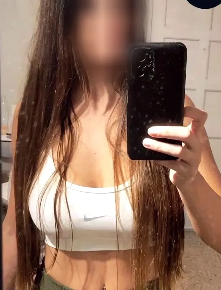 Carina, 37