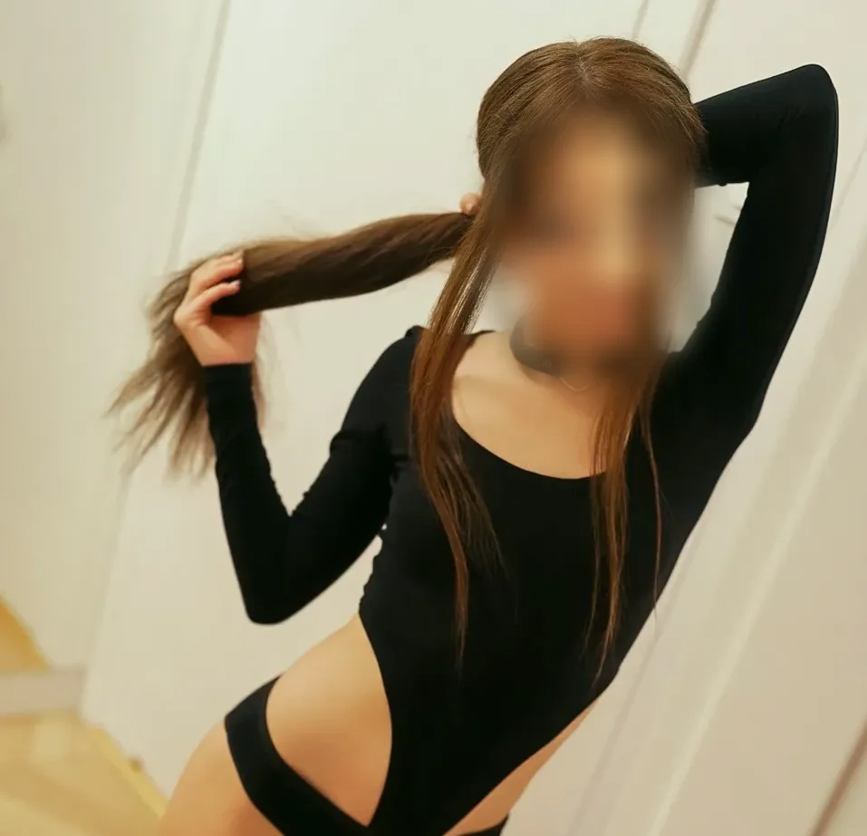 Diana, 23