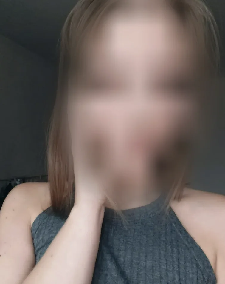 Emilia, 28