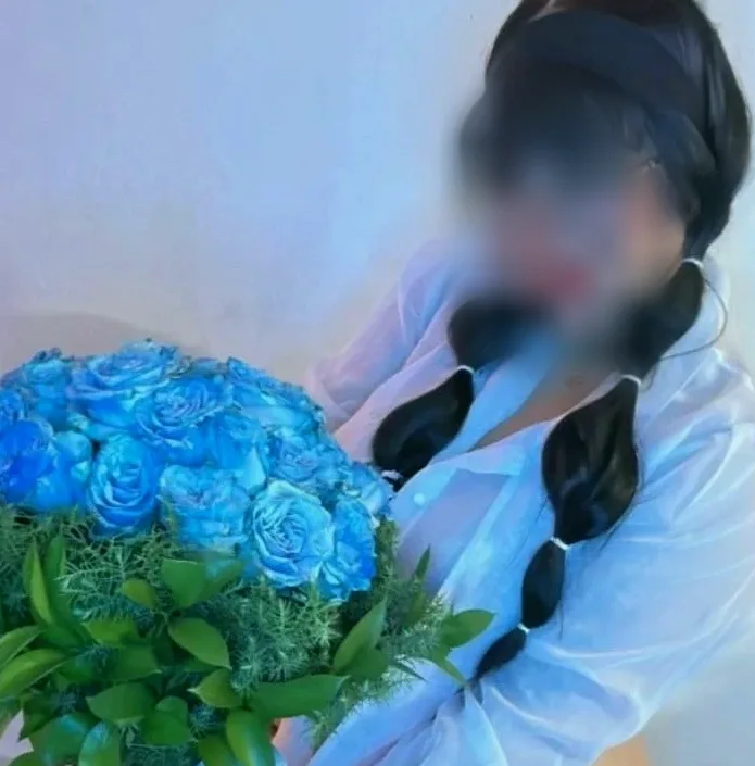 Paula, 25